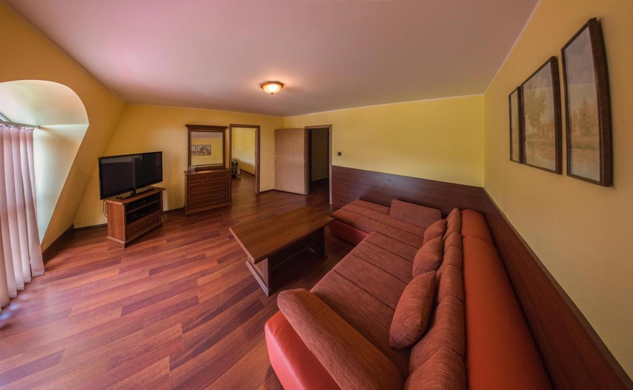 Hotel David Velke Bosany Exterior photo