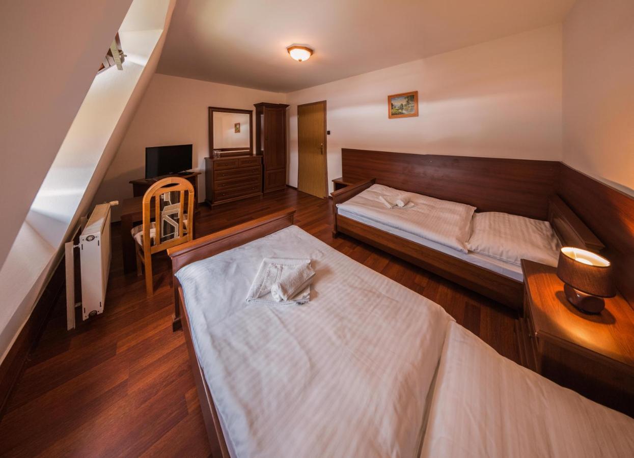 Hotel David Velke Bosany Exterior photo